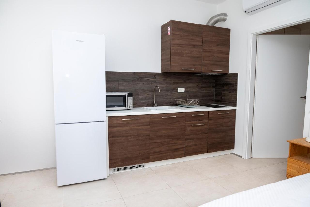 Luxury Apartments Jolara Mimice Luaran gambar