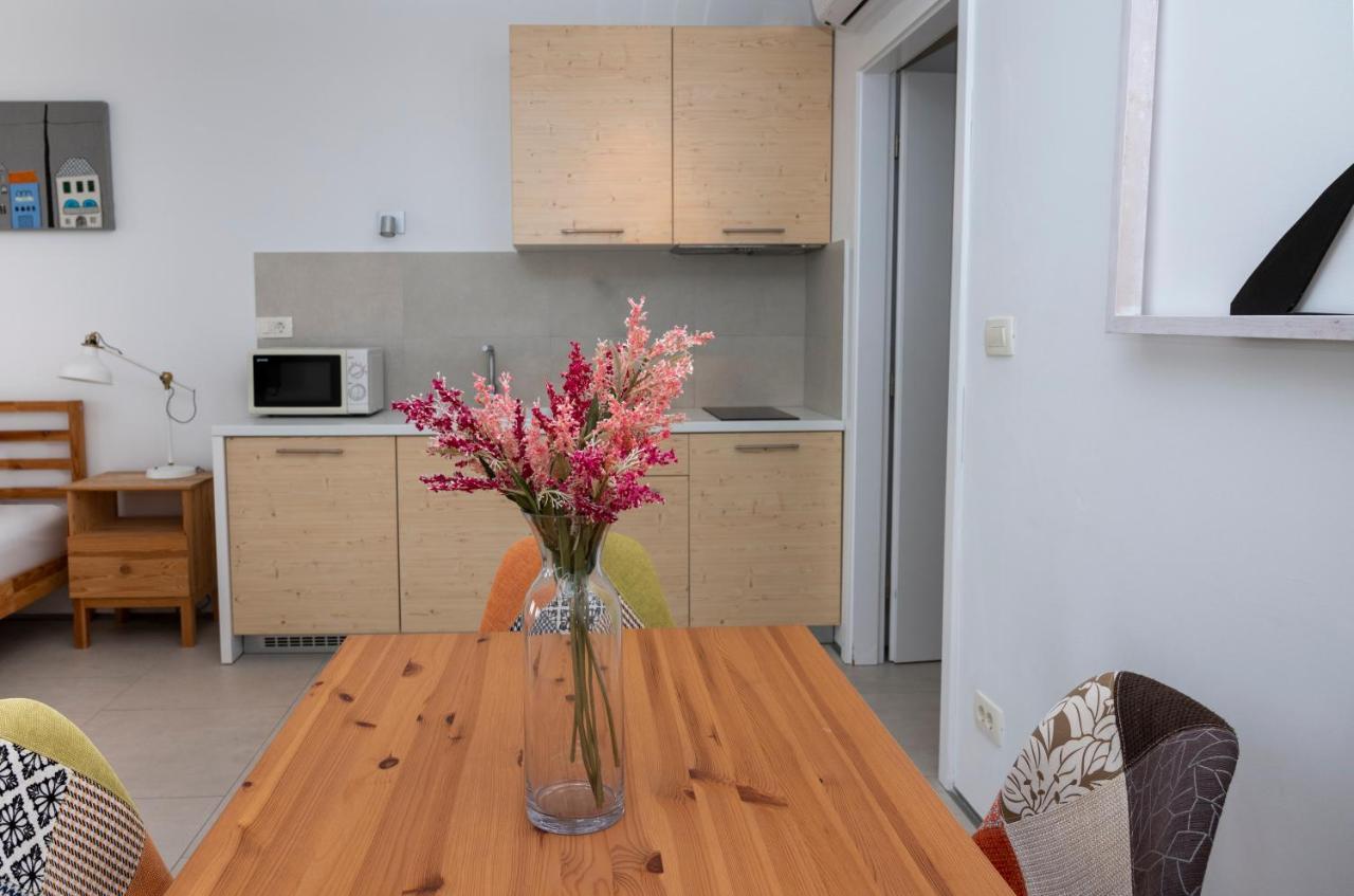Luxury Apartments Jolara Mimice Luaran gambar