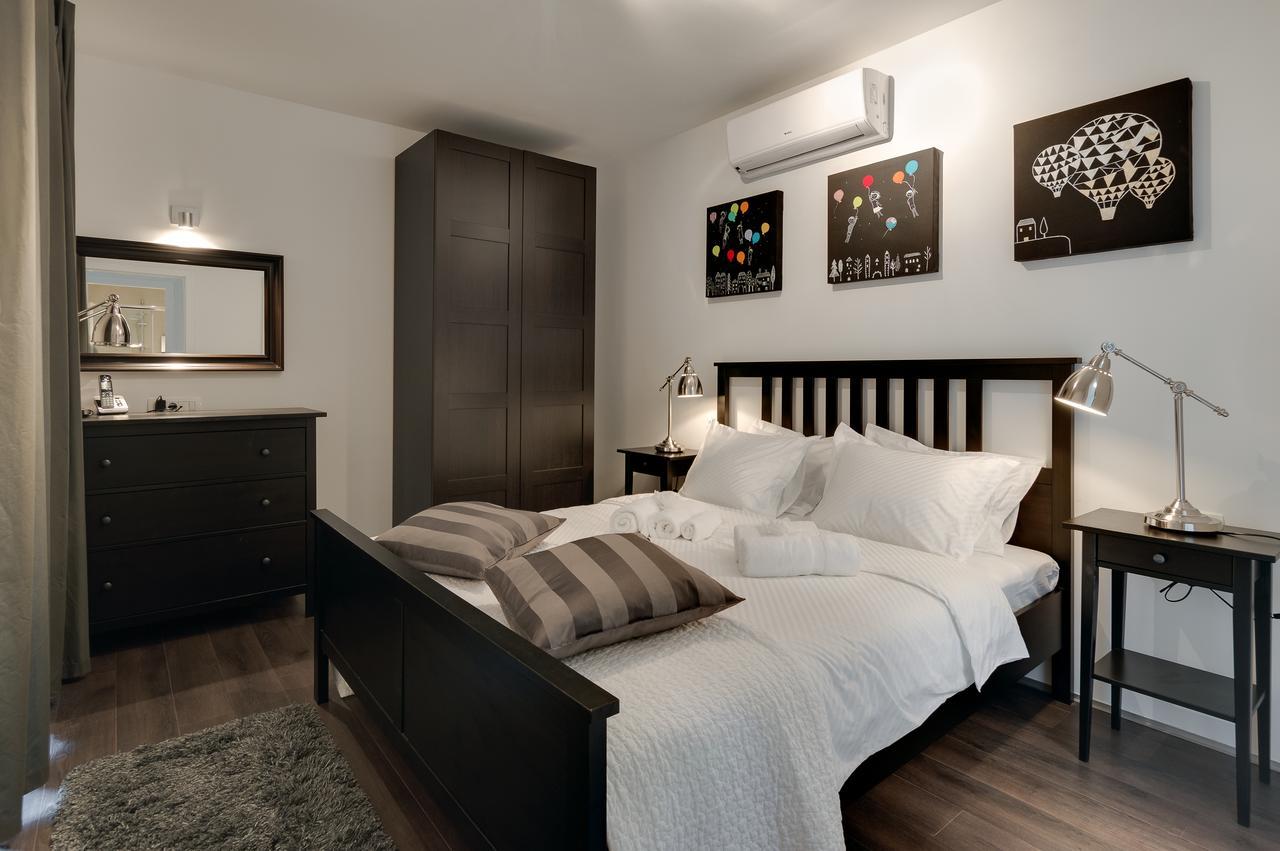 Luxury Apartments Jolara Mimice Luaran gambar